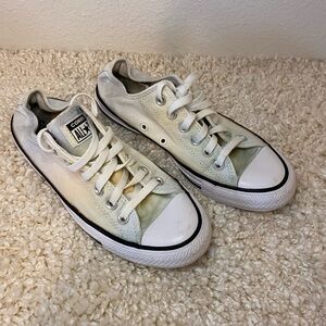 Converse All Star Women Size 7 Sneakers Classic Canvas Design